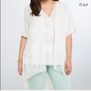 ADORABLE TORRID Ivory Fringe Kimono Top